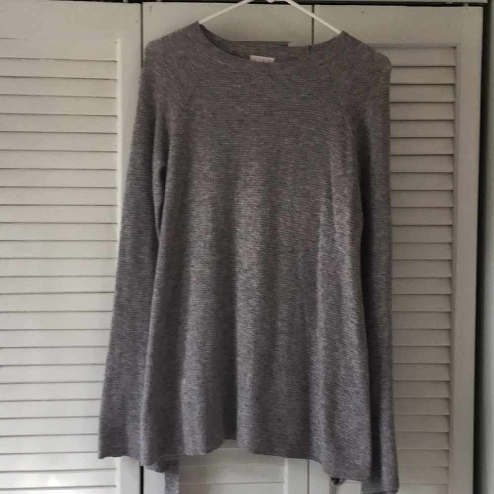 Isabel maternity grey top with bow tie sleeves